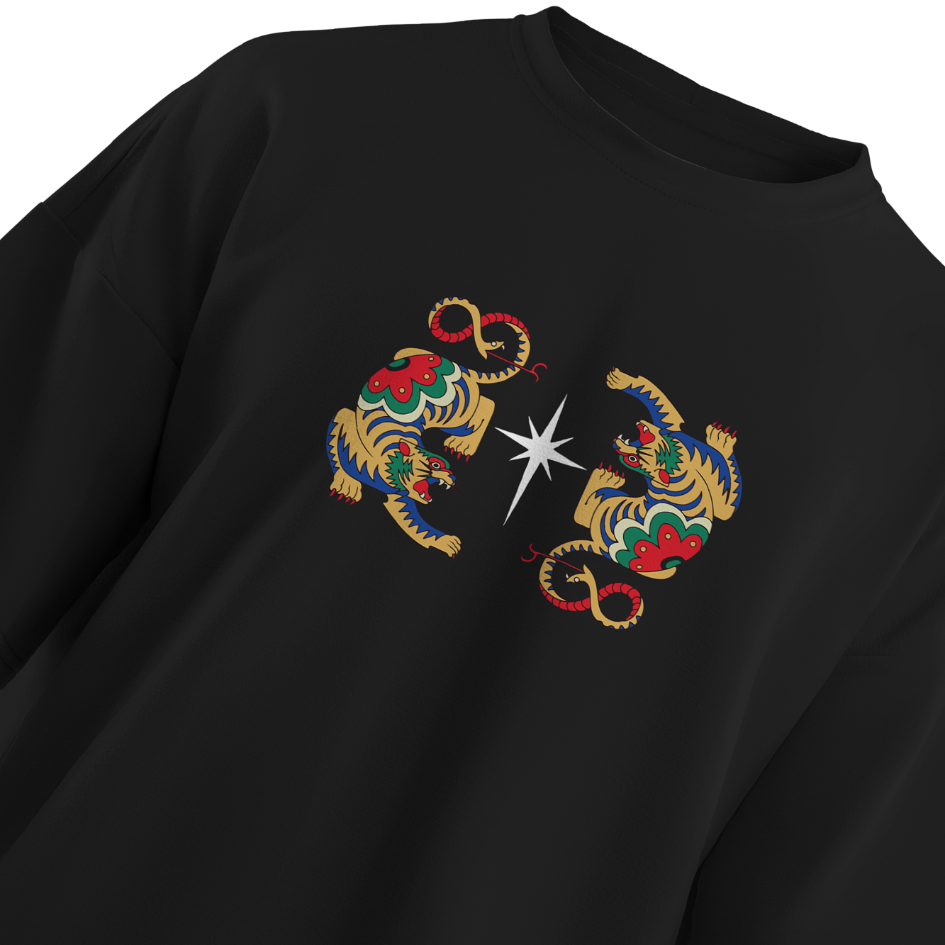 Fangs & Claws Tee - Unisex Oversized T-shirt